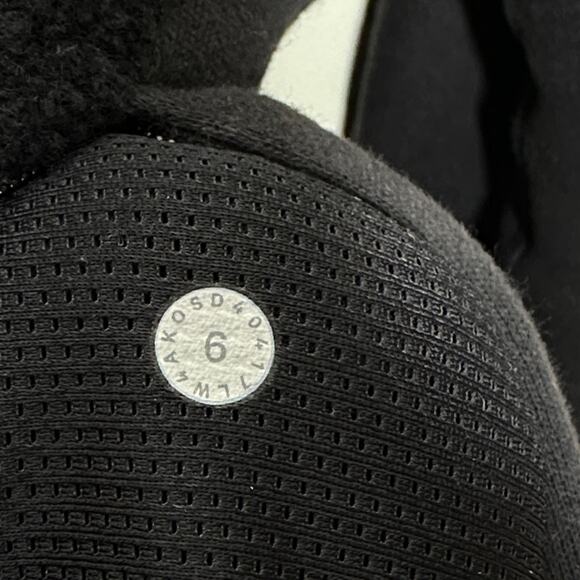 LULULEMON Stand Out Sherpa Jacket Black Sz 6 $148 {3C3} - Picture 7 of 7